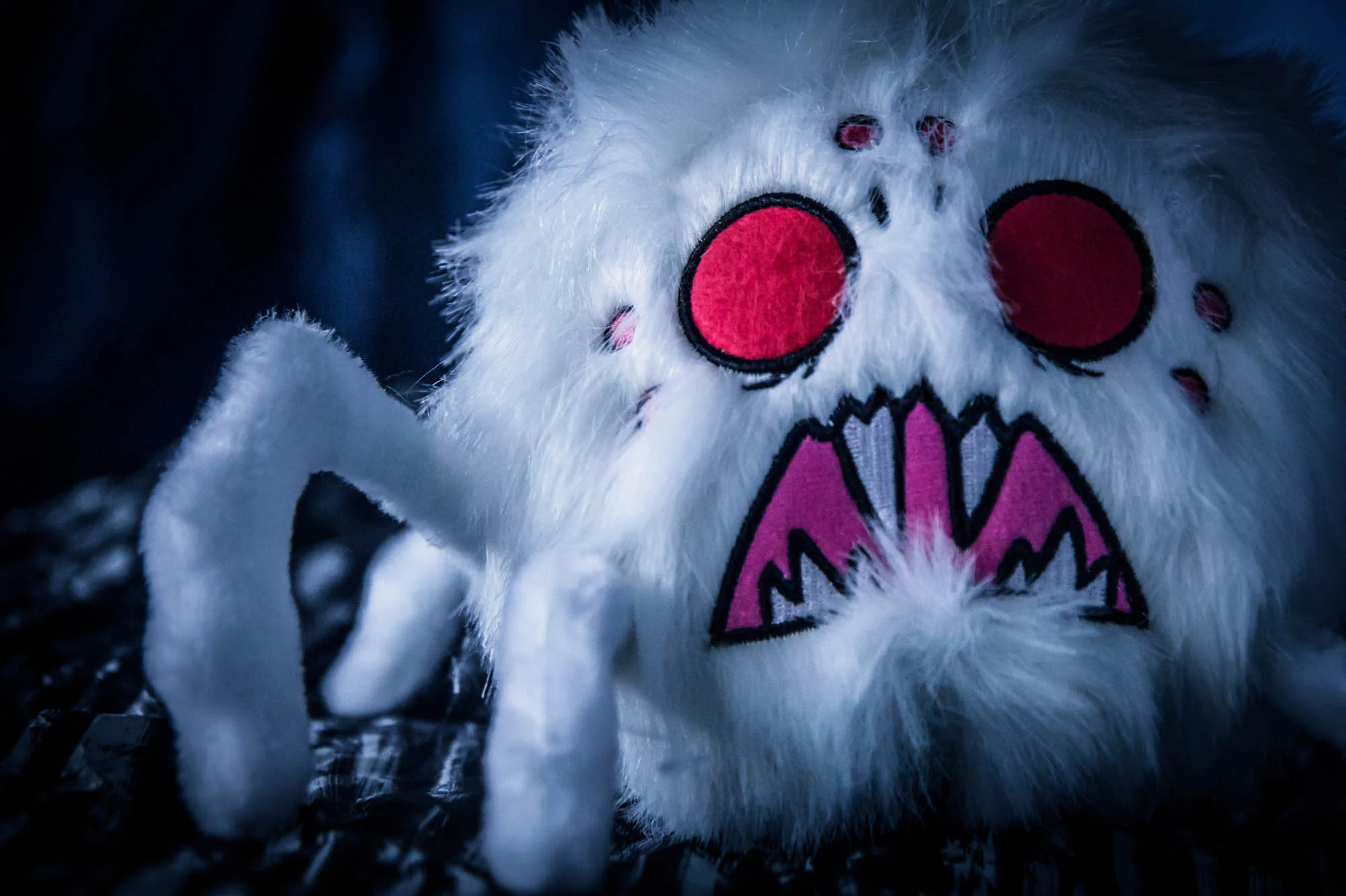Don't Starve: Spider Plush (White) V2.0 - Image 3